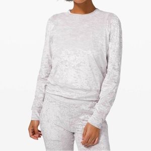 Lululemon “Warm Down Crew” Crushed Velvet, Sz 4, Color: “Chrome”